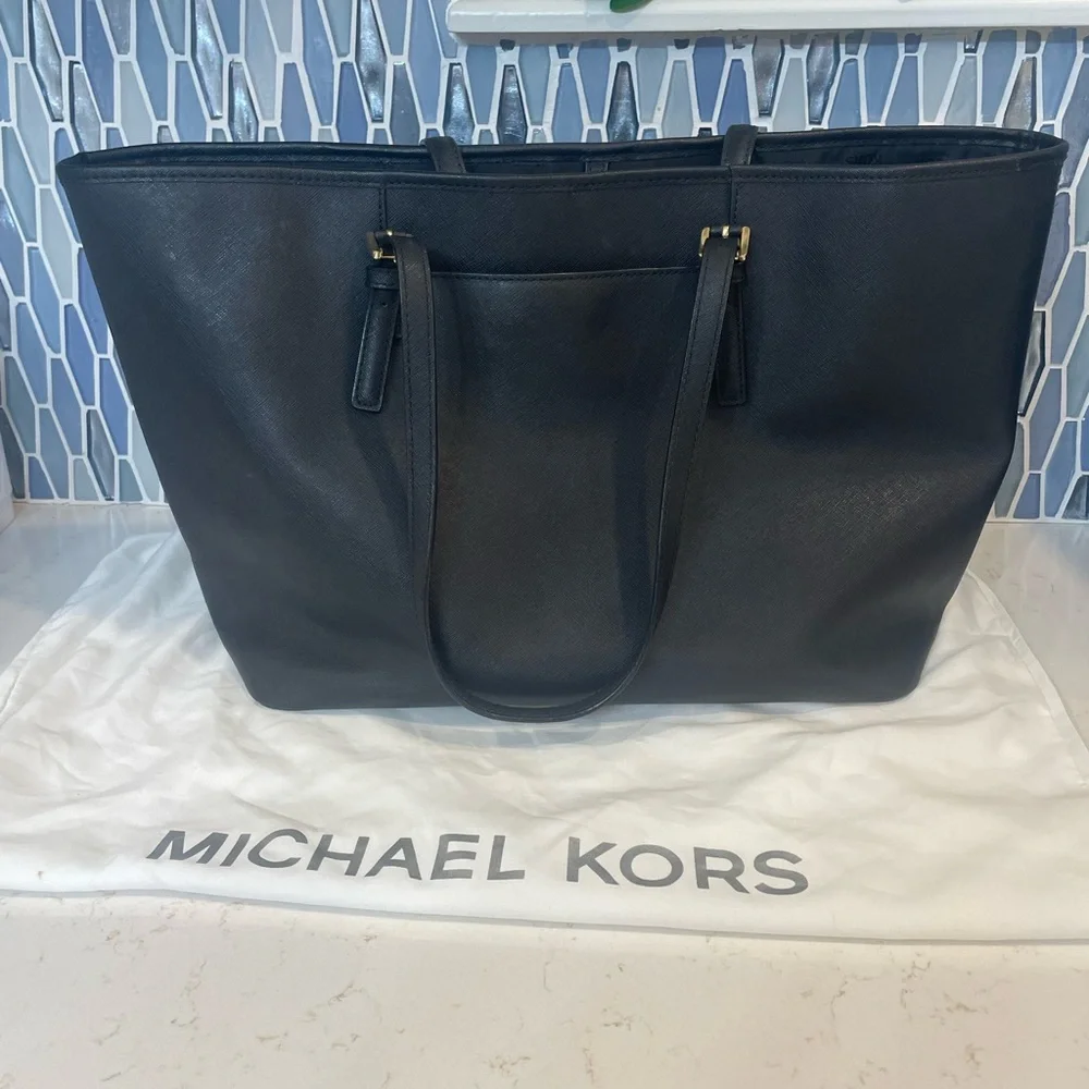 Michael Kors Black Shoulder Bag - Picture 2 of 6